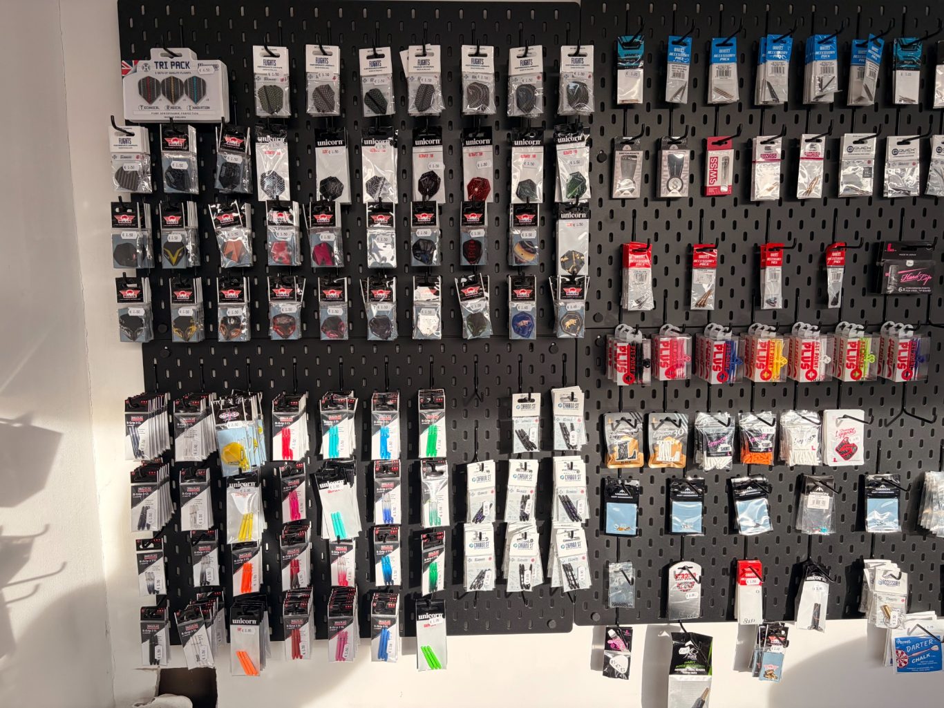 Flights & Schäfte farblich sortiert